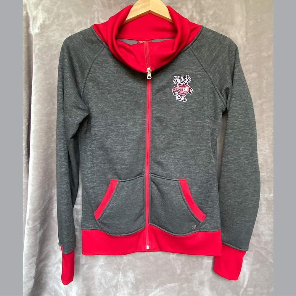 Colosseum Wisconsin Badgers Zip-Up Sweatshirt, Size Women's Large, Gray/…